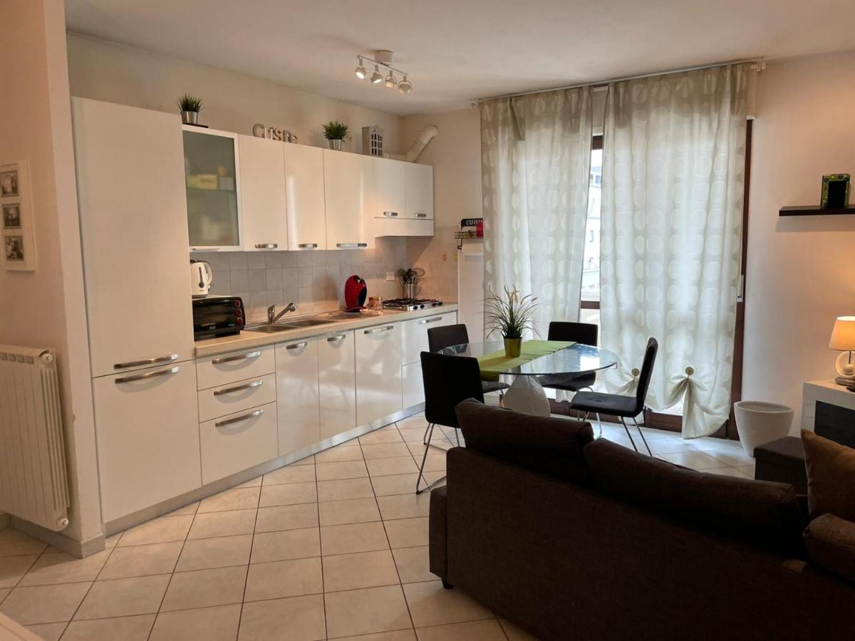 White&grey House Apartamento